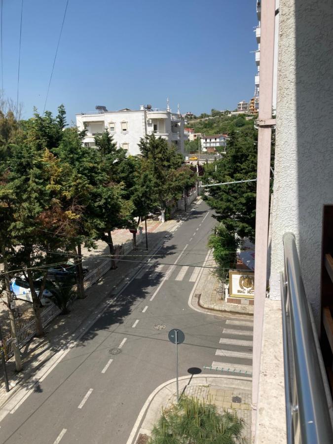Lungomare Holiday Apartments Дуррес Экстерьер фото